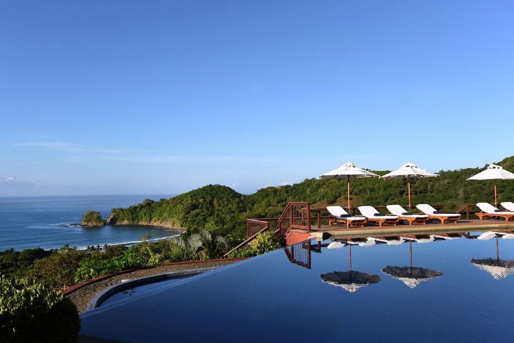 Hotel Punta Islita pool overlooking the Pacific Ocean